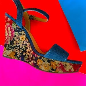 Jasmin floral wedges